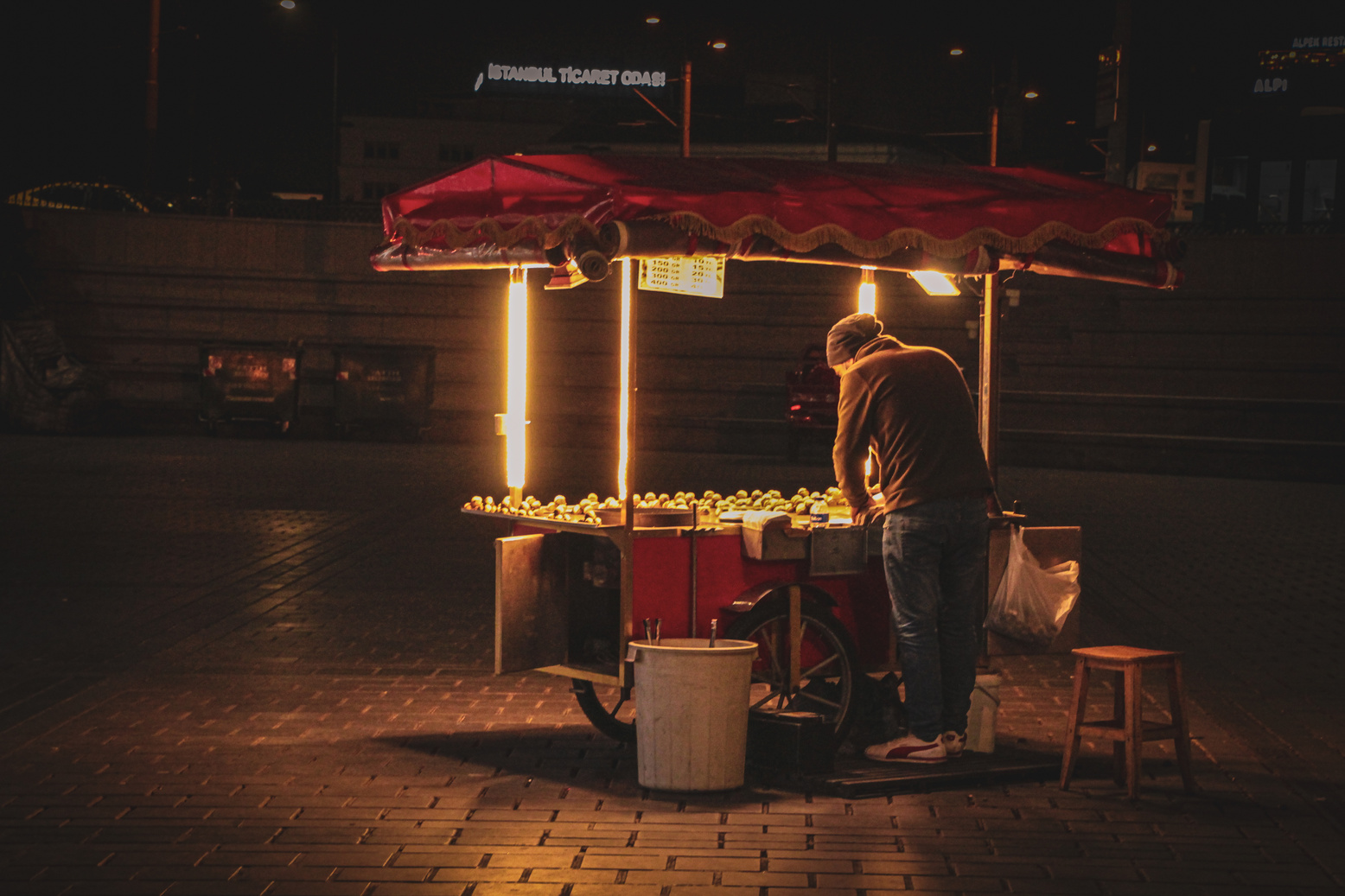 Puesto callejero nocturno — yatai